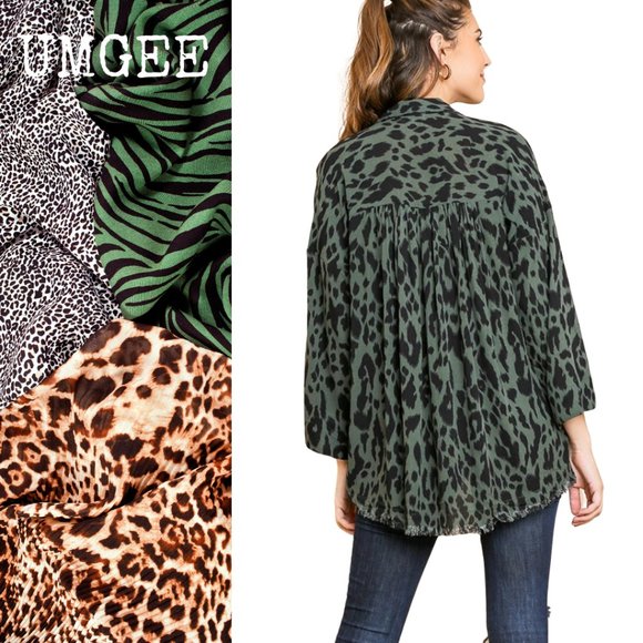 UMGEE Animal Print V-Neck Collar Tunic--Only Small  Left - Picture 3 of 11